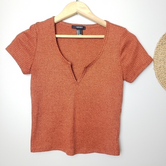 FOREVER 21 Cropped Short-sleeved Top - Picture 3 of 7